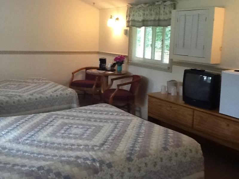 Twin Lakes - Hurley Villa Room photo